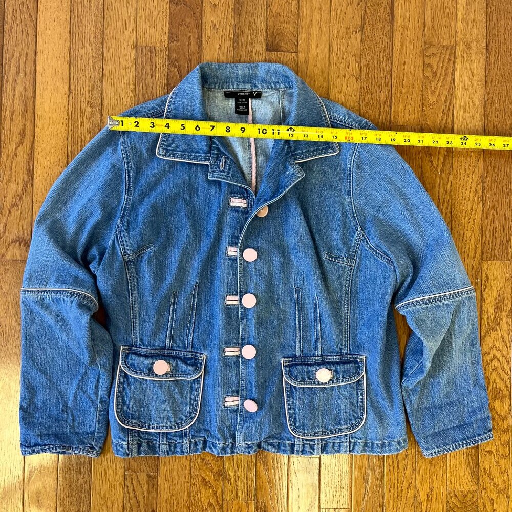 Demin jacket with pink contrast stitching and button detail - Picture 4 of 5
